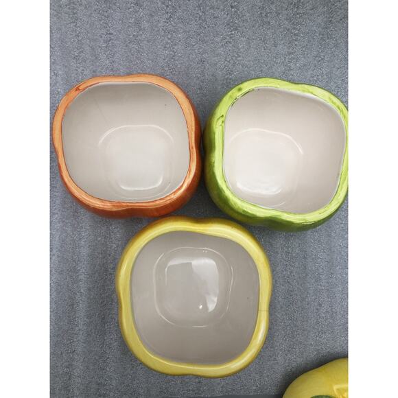 3 COLORFUL MINI CONDIMENT PEPPER SHAPED SERVING BOWLS w/LIDS (has chip) READ - Picture 6 of 10